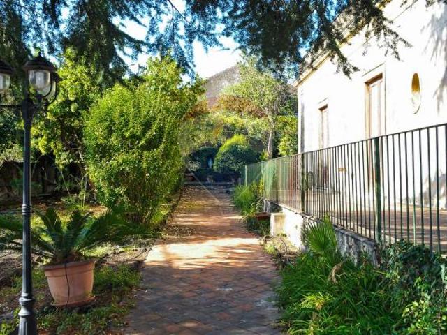 Villa Indipendente in vendita a Zafferana Etnea, Sicilia