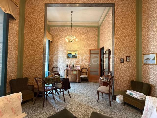 Palazzo in vendita a Acireale, Sicilia