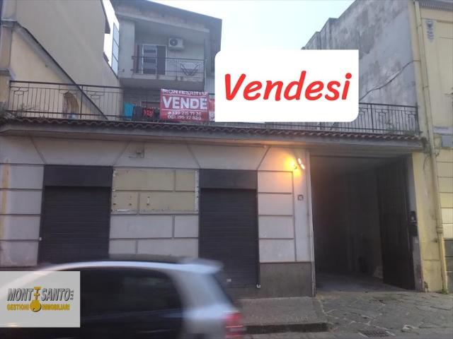 Palazzo in vendita a Giugliano In Campania, Campania
