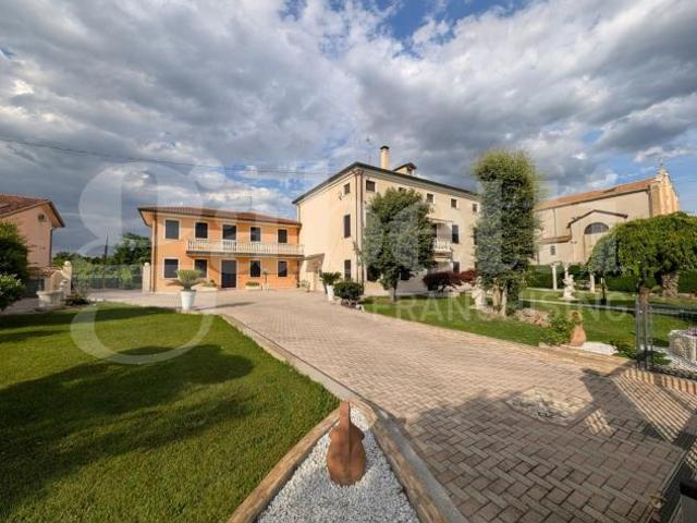 Palazzo in vendita a Pettorazza Grimani, Rovigo