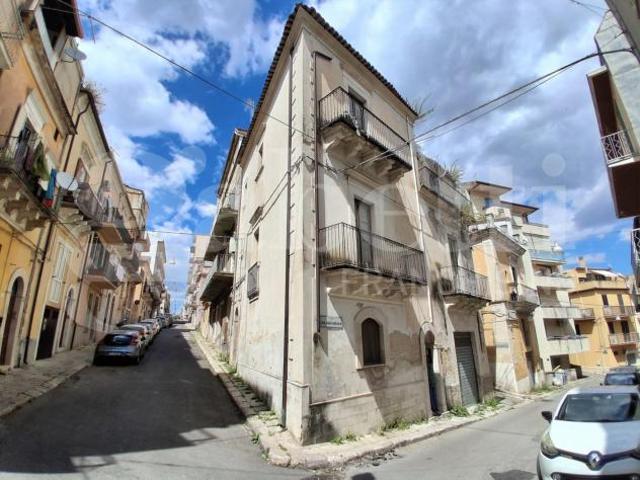 Palazzo in vendita a Ragusa, Sicilia
