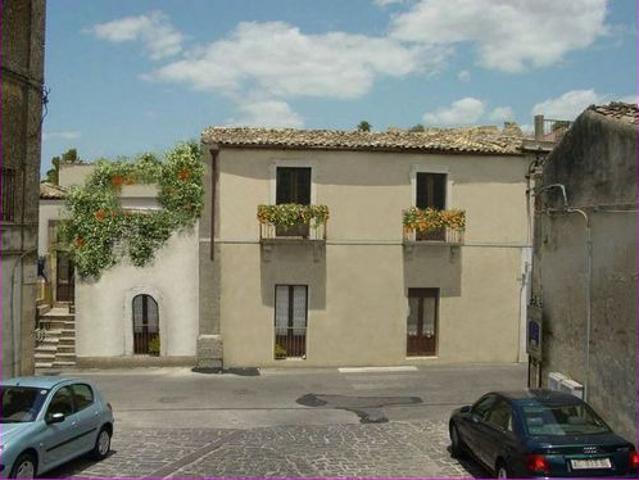 Palazzo in vendita a Palazzolo Acreide, Sicilia