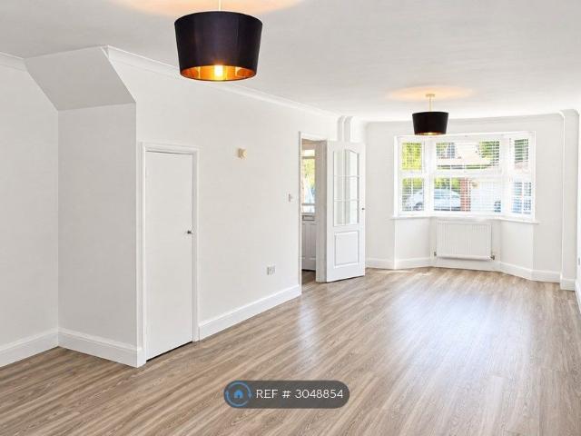 House for rent in Guildford Park, Guildford