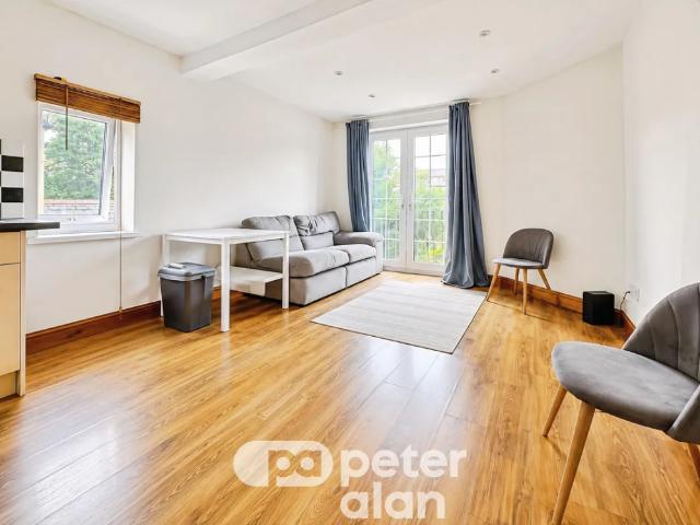 Apartment for rent in Falcon Lodge, Wales