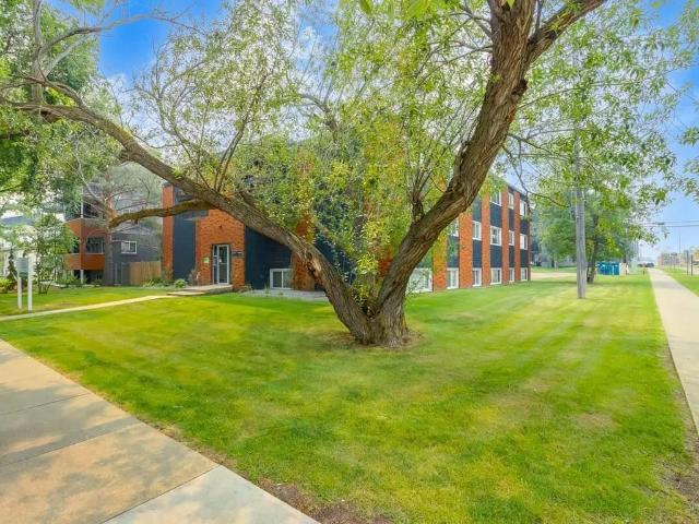Apartment for rent in Wedgewood, Alberta