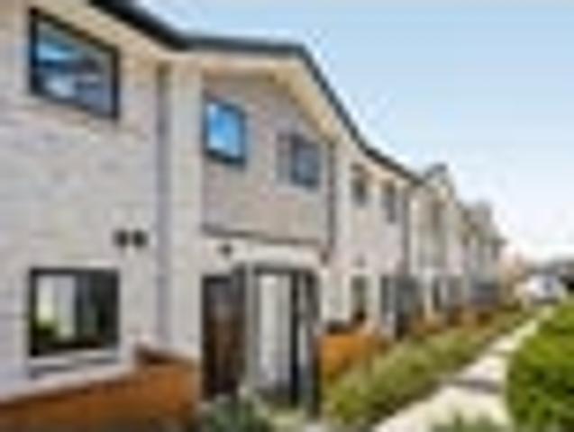 Townhouse for sale in Heathcote, Canterbury