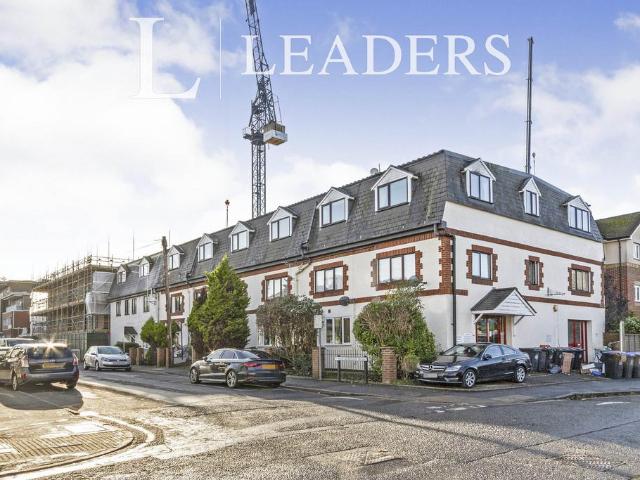 Apartment for rent in Horsell, Woking