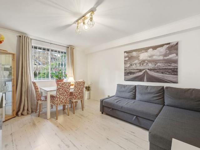 Apartment for rent in Lot's Village, Greater London