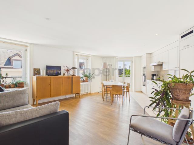 Wohnung kaufen in Einigen, Zürich