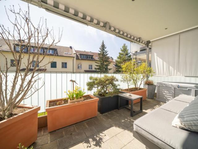 Wohnung kaufen in Maur, Zürich