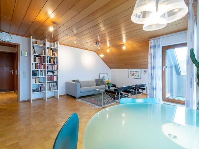 Dachgeschosswohnung kaufen in Schwöllbronn, Öhringen