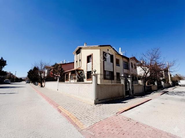 Selçuklu, Konya içerisinde satılık Villa