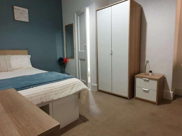 Room for rent in Baswich, Staffordshire