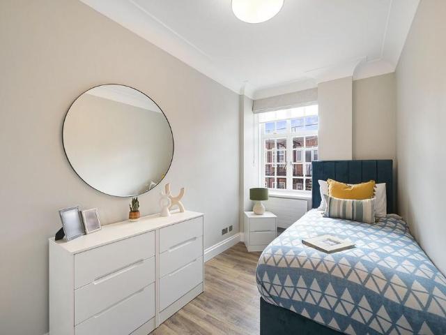 Apartment for rent in Kensington, Greater London