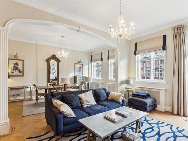 Apartment for rent in Kensington, Greater London