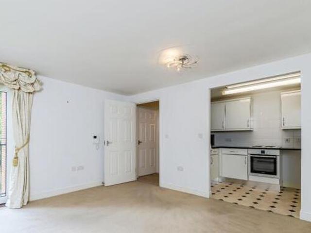 House for sale in Hillview, Surrey