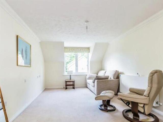 House for sale in Hillview, Surrey