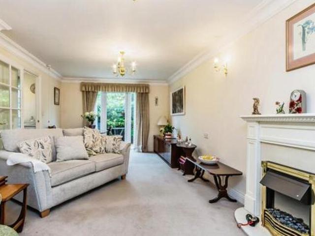 House for sale in Hillview, Surrey