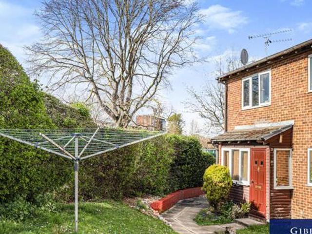 House for rent in Cat Hill, Greater London
