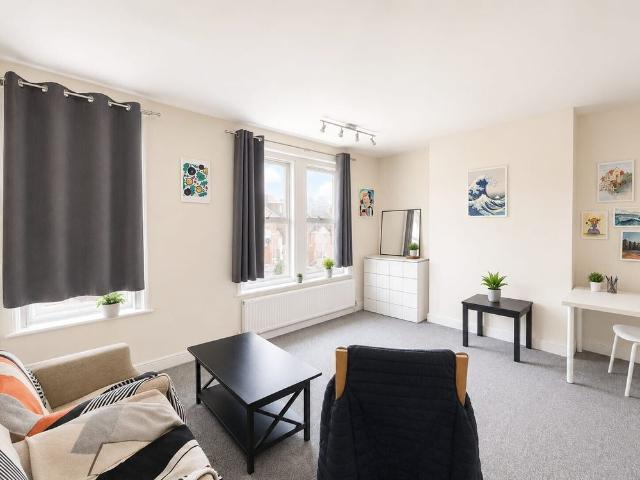 Apartment for rent in Hill, City Of Southampton