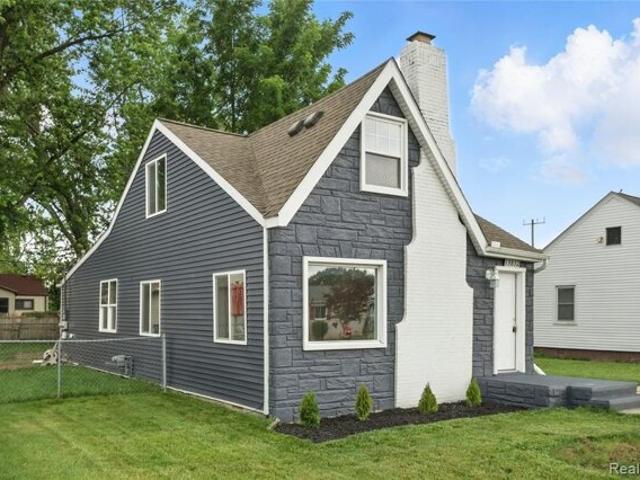 House for sale in Clinton Township