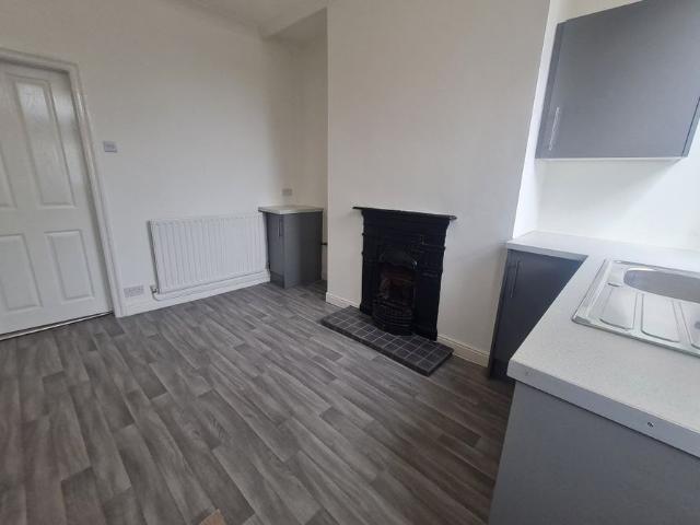 House for rent in Castleford House for rent in Castleford