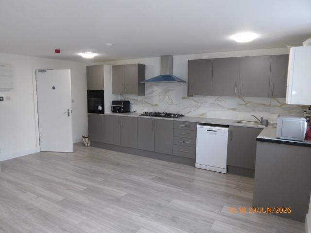 Room for rent in Joiner's Square, Hanley