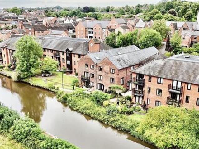 House for sale in Stone, Baswich
