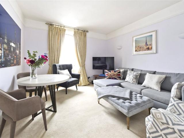 Apartment for rent in Kensington, Greater London
