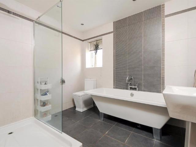 Apartment for rent in Kensington, Greater London