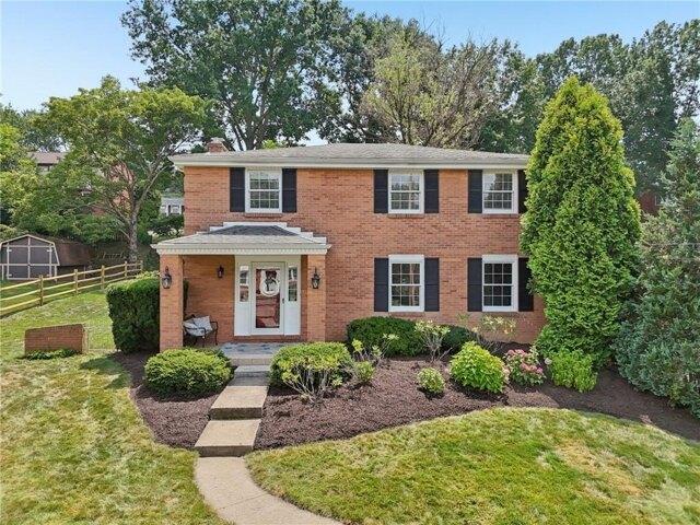 House for sale in Allison Park