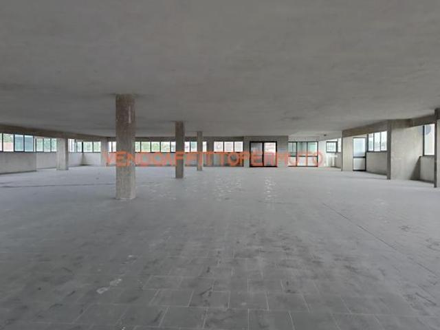 Locale Commerciale in vendita a Palosco, Lombardia
