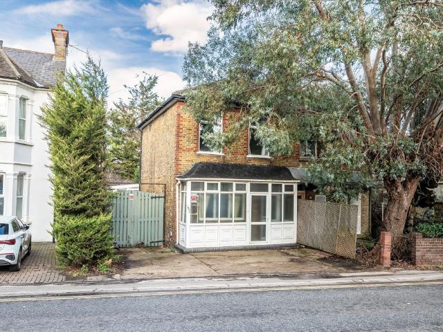 House for rent in Lower Halliford, Surrey