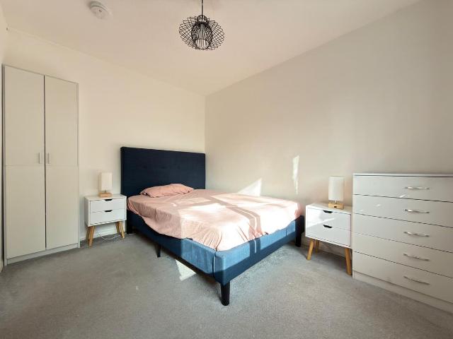 Room for rent in Lower Halliford, Surrey