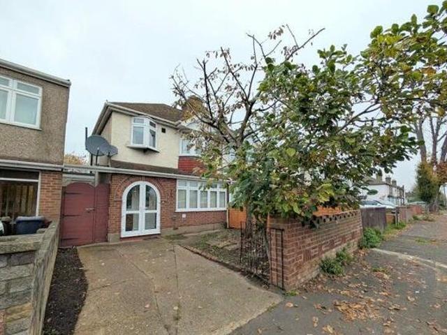 House for sale in London Borough of Hounslow, Feltham