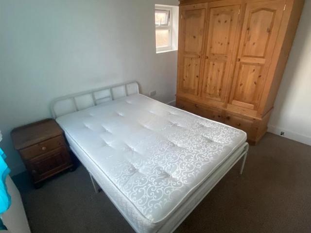 House for rent in New Bedfont, Greater London