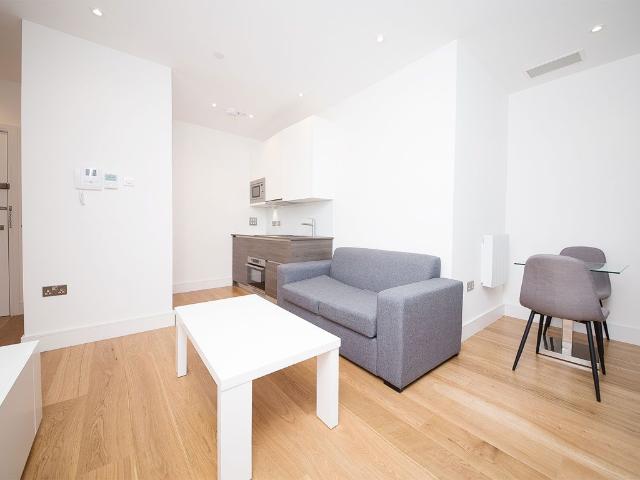 Studio for rent in London Borough of Hounslow, Greater London