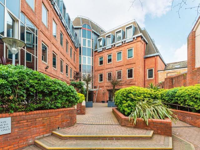 House for rent in London Borough of Hounslow, Greater London