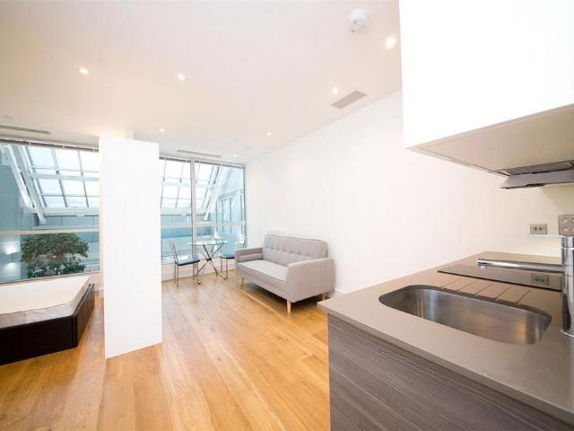 Apartment for rent in London Borough of Hounslow, Greater London