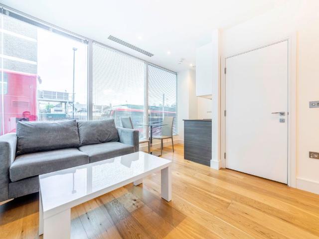 Studio for rent in London Borough of Hounslow, Greater London