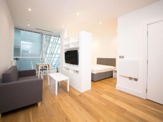 Studio for rent in London Borough of Hounslow, Greater London