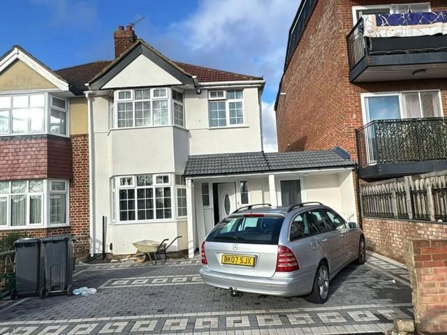 House for rent in London Borough of Hounslow, Greater London
