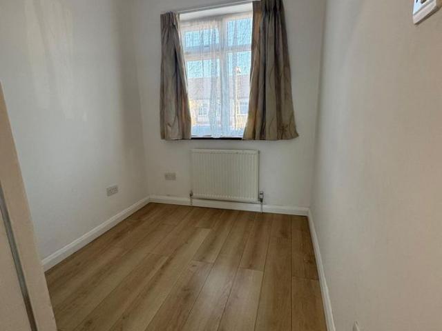 House for rent in Loxford, Seven Kings