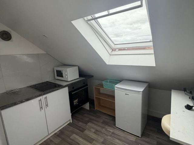 Studio for rent in Loxford, Seven Kings