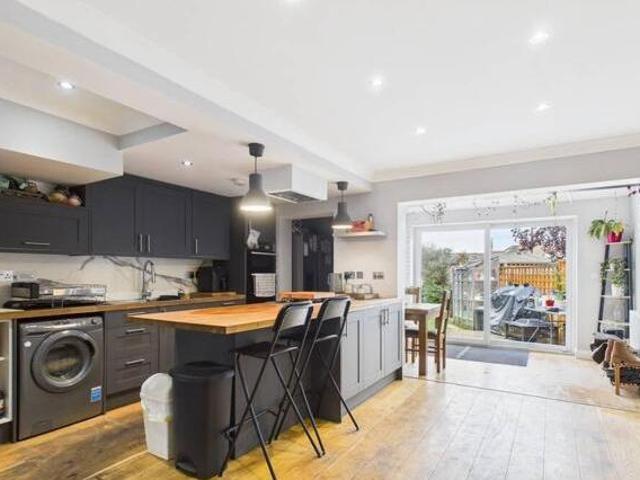 House for sale in London Borough of Hounslow, Feltham