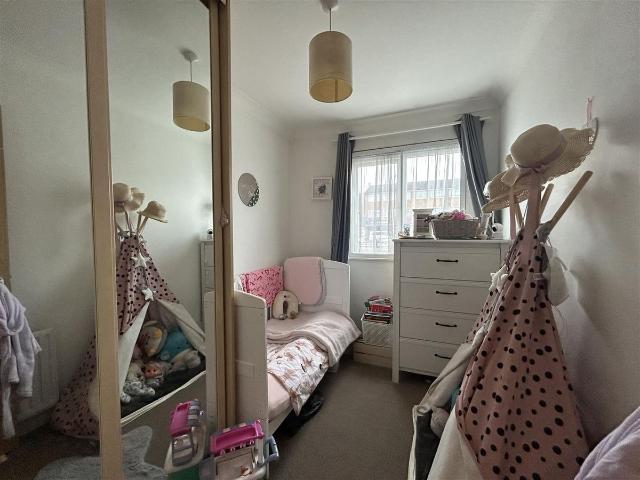 Apartment for rent in Littleton Common, Spelthorne