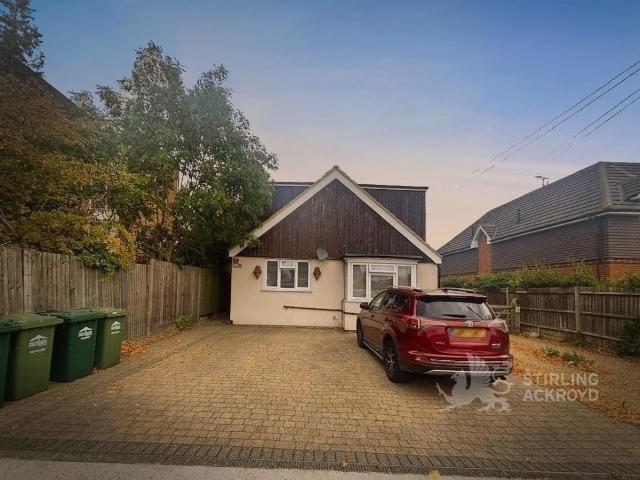 House for rent in Ashford Common, Lower Halliford