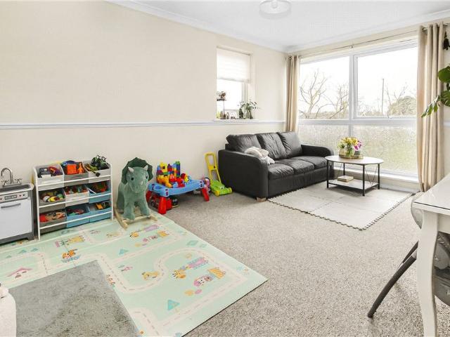 Apartment for rent in Sunbury, Surrey