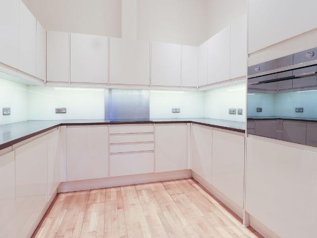 Apartment for rent in Kempton Park, Lower Halliford