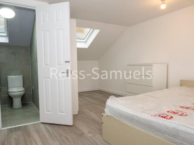 House for rent in Lower Halliford, Surrey